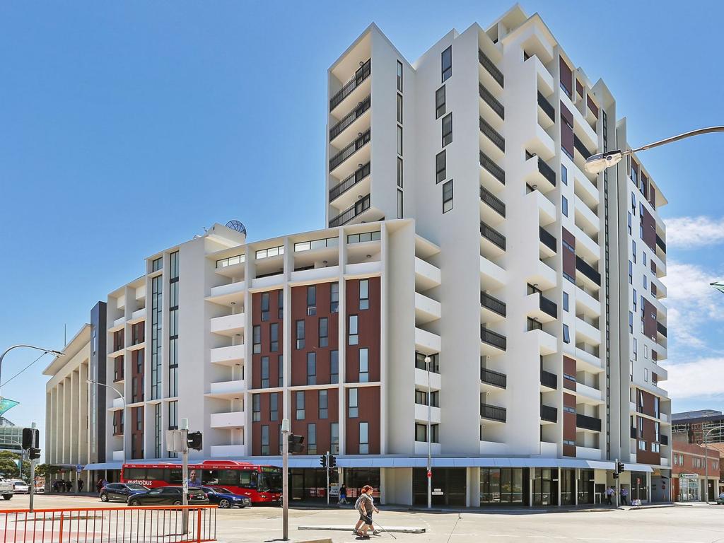 203/18 WOODVILLE ST, HURSTVILLE, NSW 2220