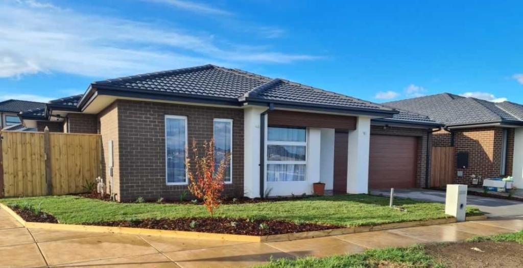 24 Nash Bvd, Rockbank, VIC 3335