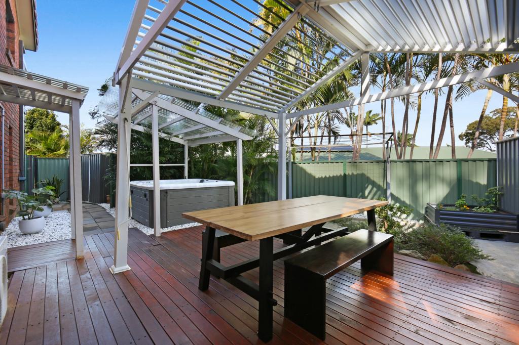 1/7 Vona Pl, Labrador, QLD 4215