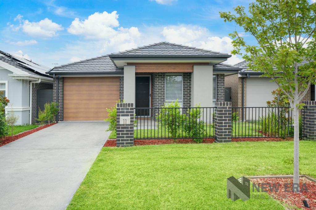 11 Renshaw St, Catherine Field, NSW 2557