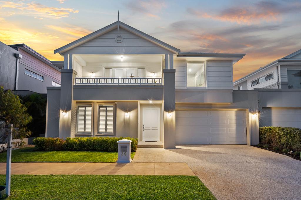 39 Lullworth Tce, North Coogee, WA 6163