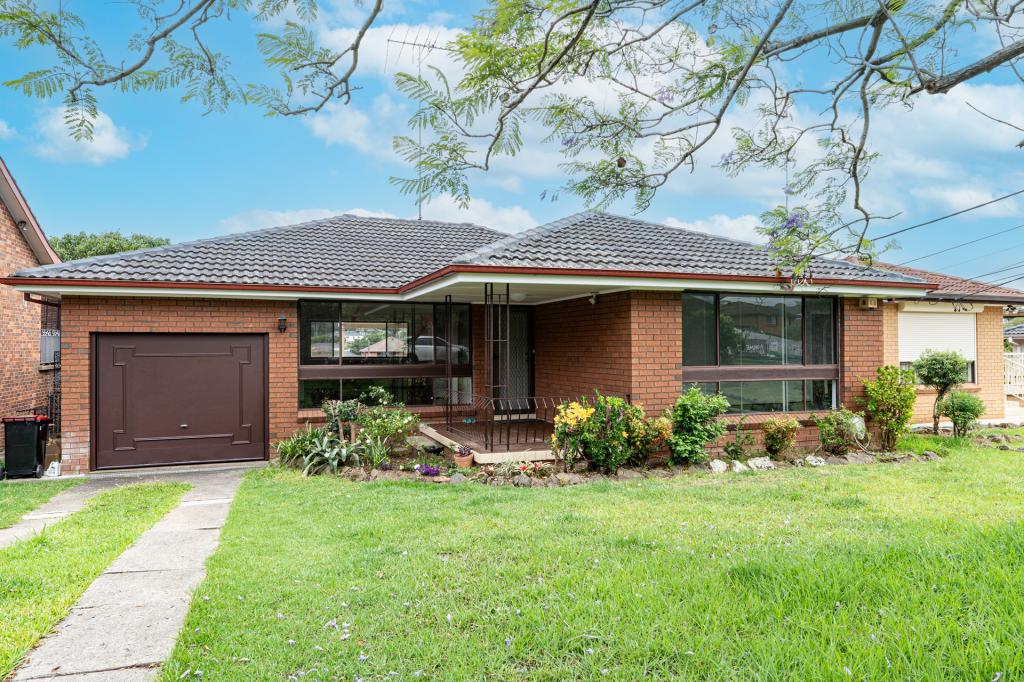 26 Oak Dr, Georges Hall, NSW 2198