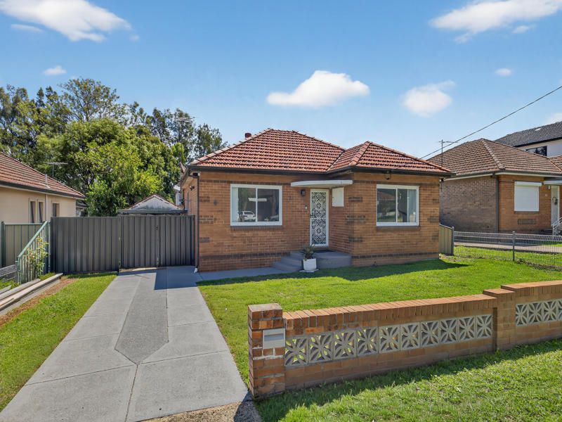 32 Lumeah Ave, Punchbowl, NSW 2196