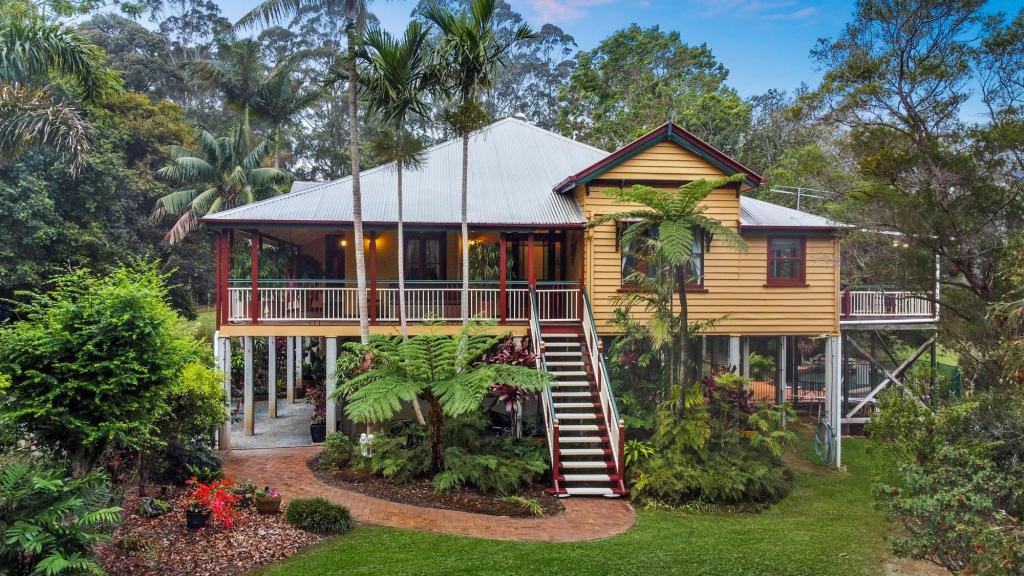 8 Highcrest St, Ocean View, QLD 4521