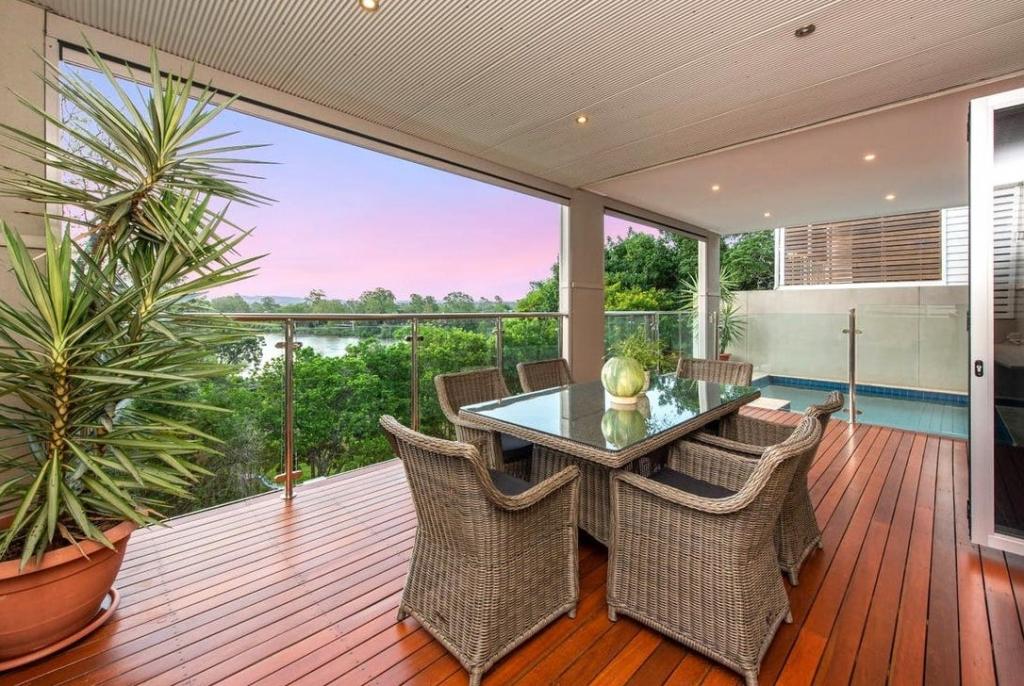 15 Teesdale St, Corinda, QLD 4075