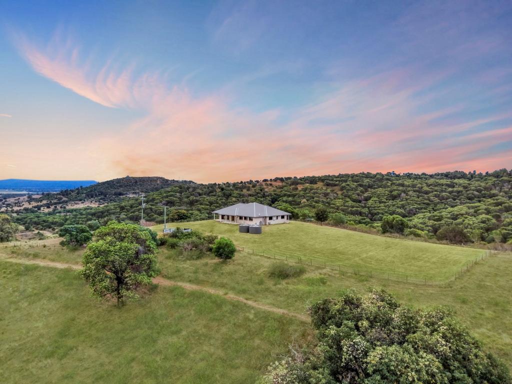 282 Lowood Hills Rd, Lowood, QLD 4311