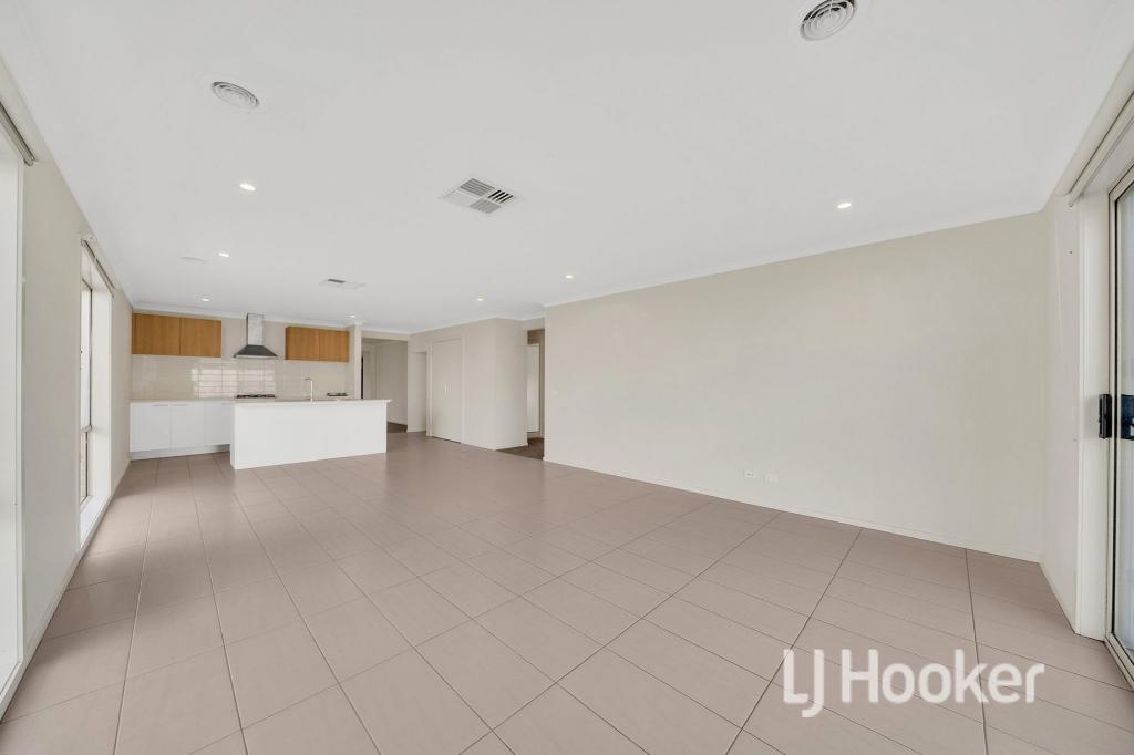 18 Aspera Dr, Werribee, VIC 3030