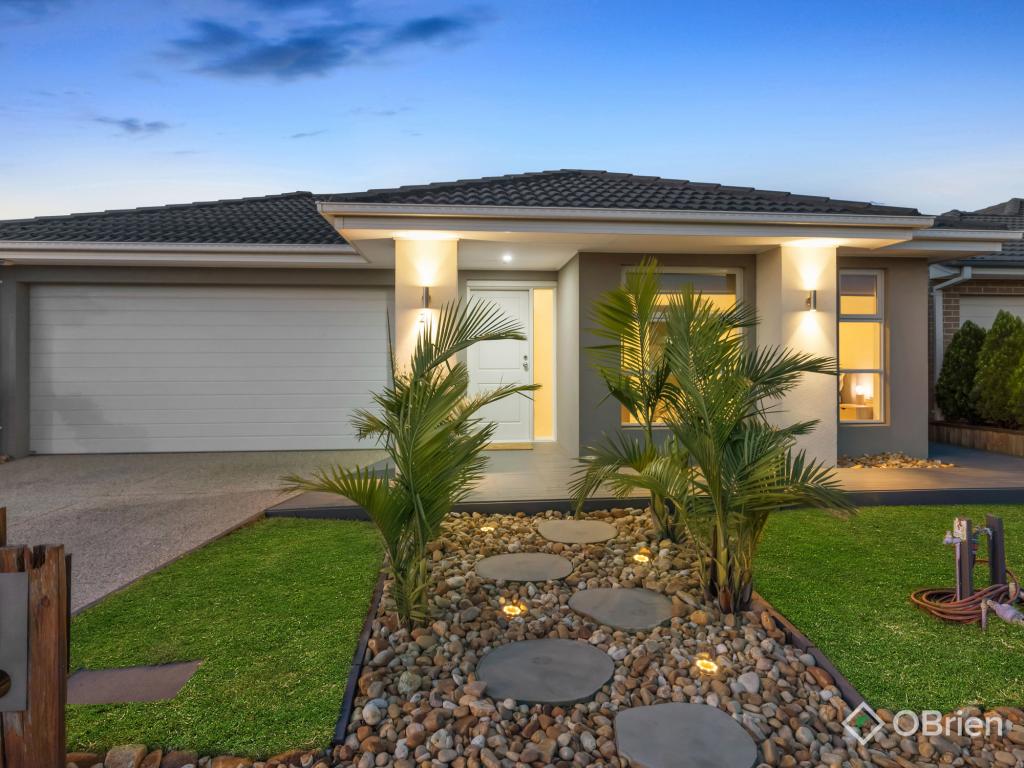 21 Bazadaise Dr, Clyde North, VIC 3978