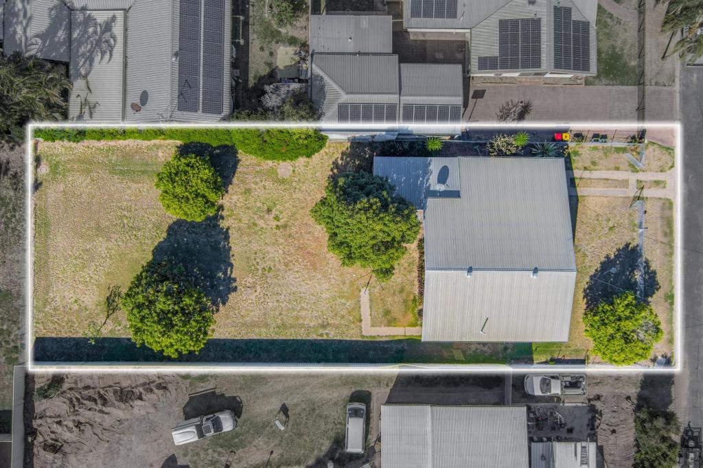 12 Centenary Dr, Emerald, QLD 4720