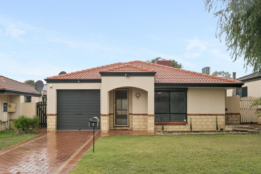 5 FUNNELL ST, QUEENS PARK, WA 6107