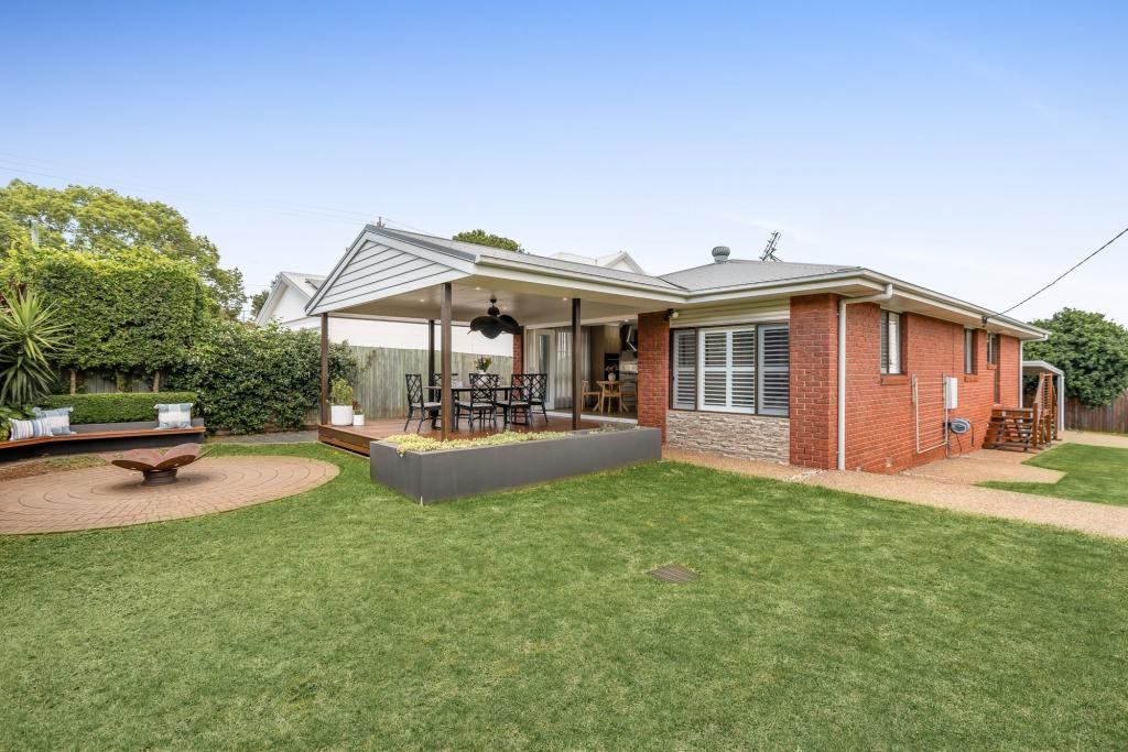 4 Shannon Ct, North Toowoomba, QLD 4350