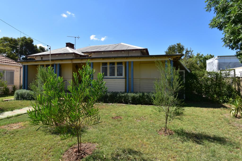 12 Short St, Wellington, NSW 2820