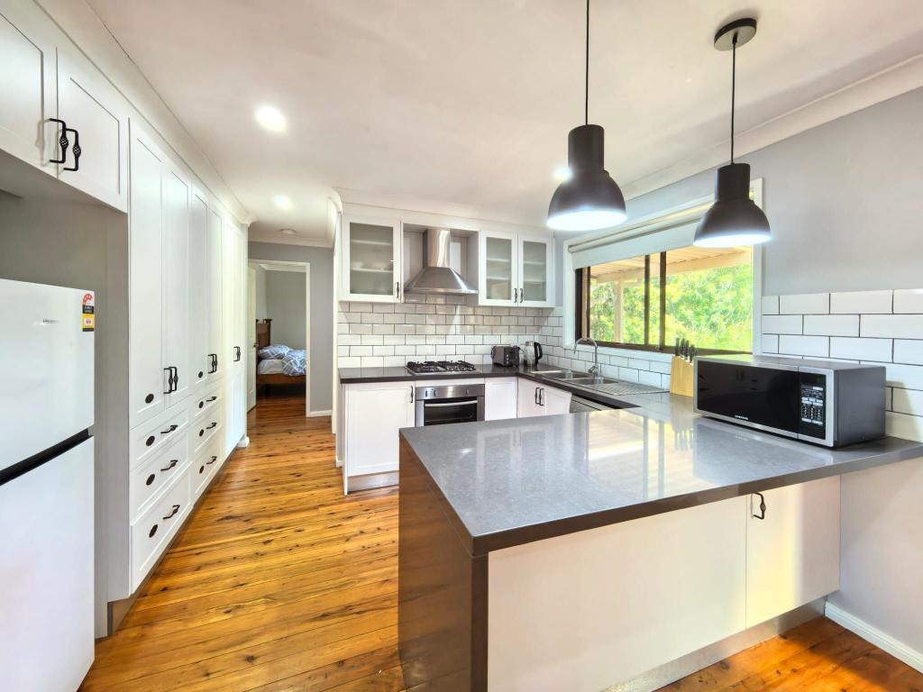 81 Hutchins Cres, Kings Langley, NSW 2147