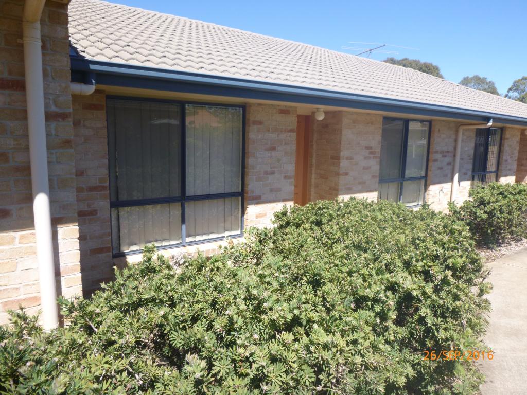 2/10 THELMA ST, KINGAROY, QLD 4610