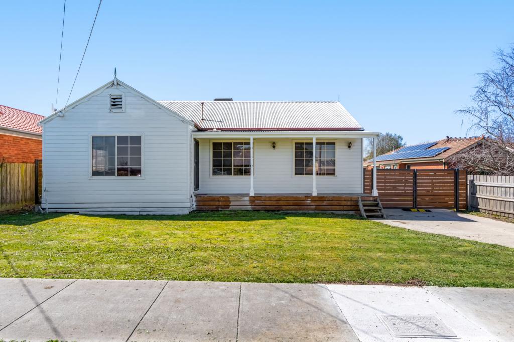 22 Prince St, Sebastopol, VIC 3356