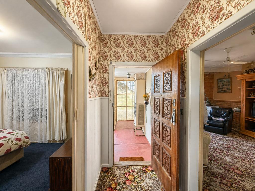 12 Barton Rd, Elizabeth Downs, SA 5113
