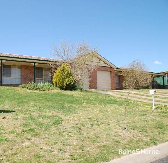 2/2 Sundown Dr, Kelso, NSW 2795