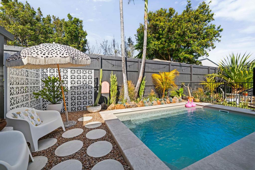 27 Crossley Dr, Wellington Point, QLD 4160