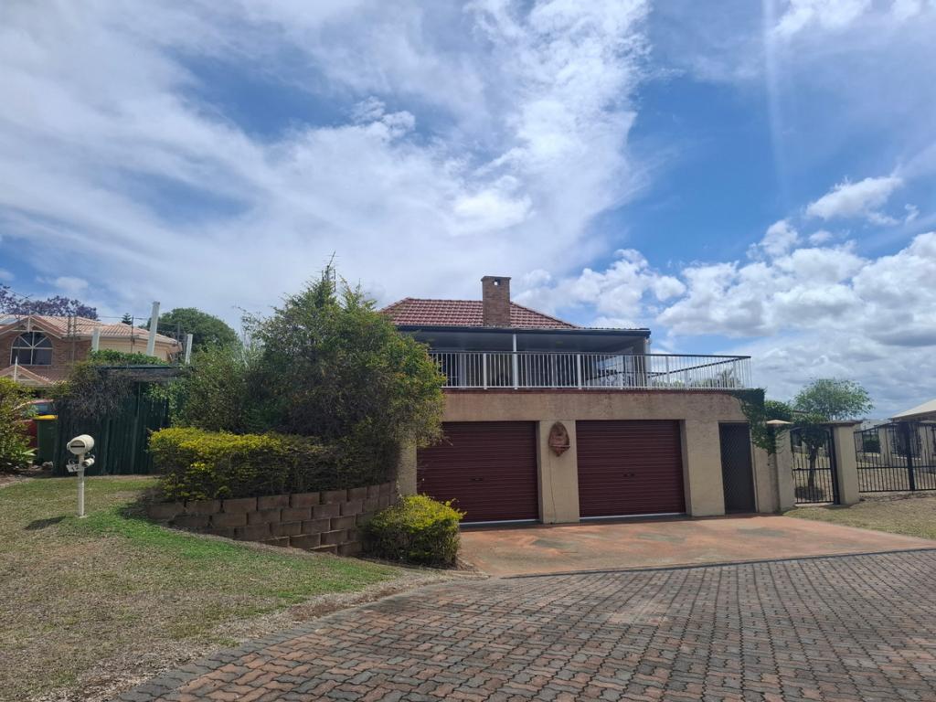 12 Mcneil St, Gatton, QLD 4343