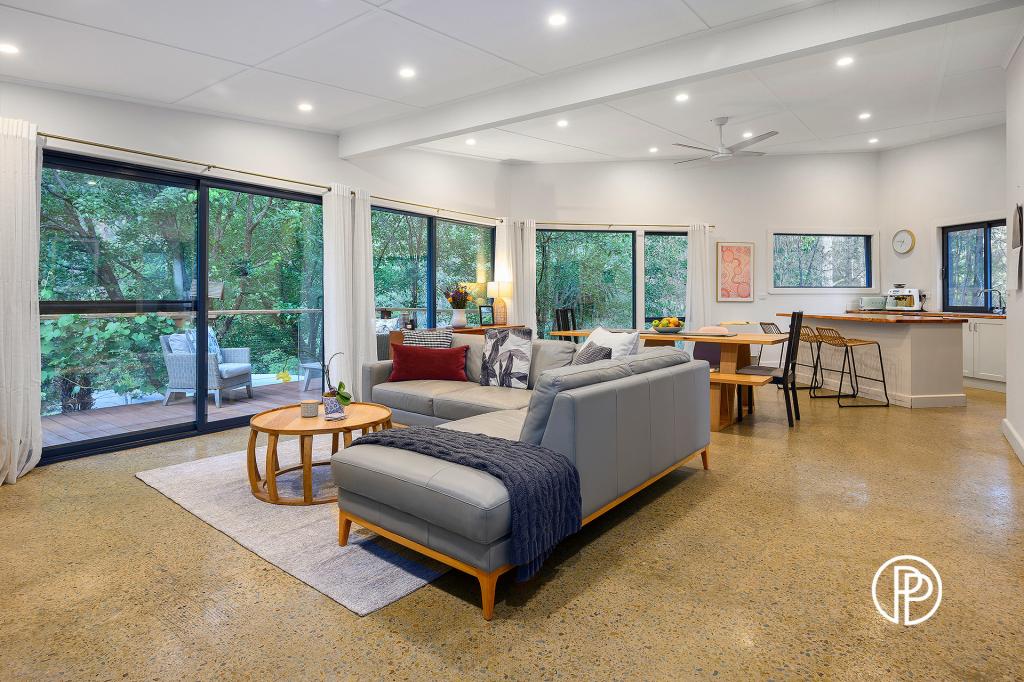 60 Ure Creek Rd, Launching Place, VIC 3139