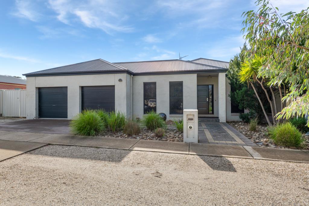 5 ROSSDALE DR, EAGLEHAWK, VIC 3556