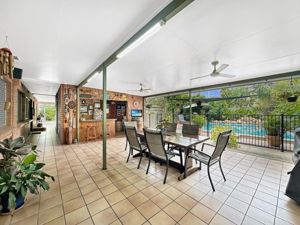 4 Wandella Cres, Cranbrook, QLD 4814