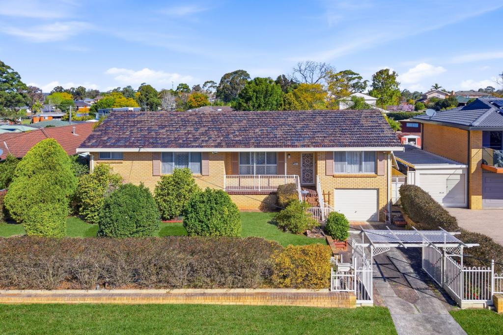 10 Macleay St, Bradbury, NSW 2560