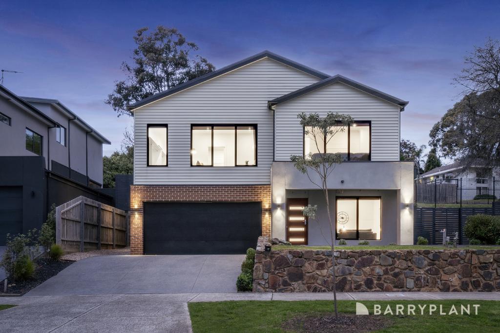 17 Locksley Rd, Chirnside Park, VIC 3116