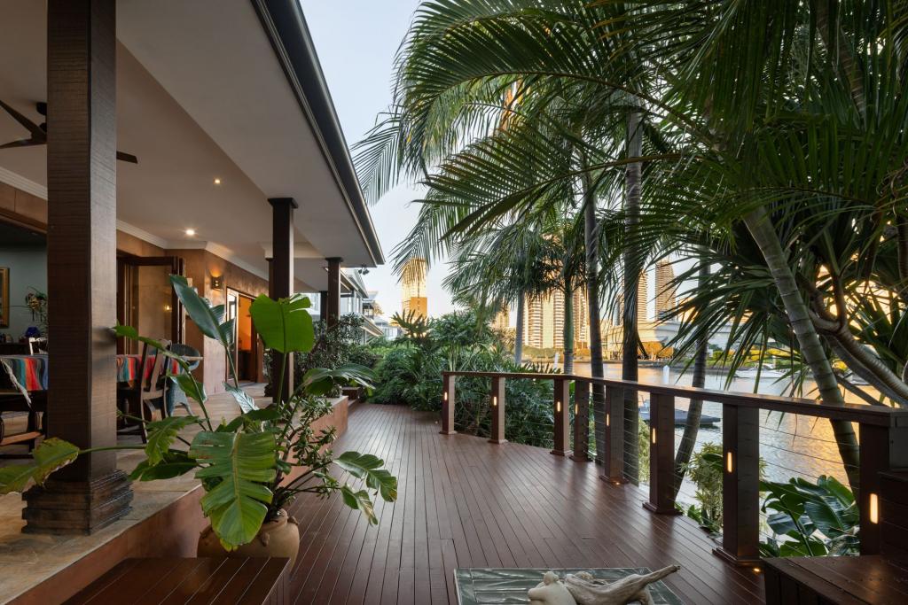 123 & 125 ALLAMBI AVE, BROADBEACH WATERS, QLD 4218