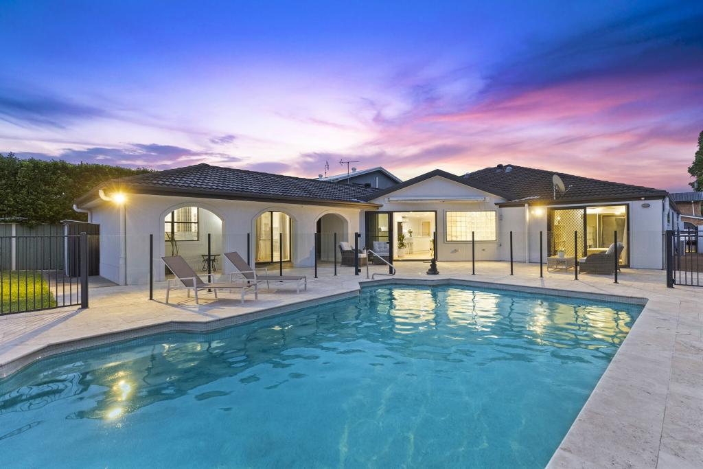 14 Attunga Cl, St Huberts Island, NSW 2257