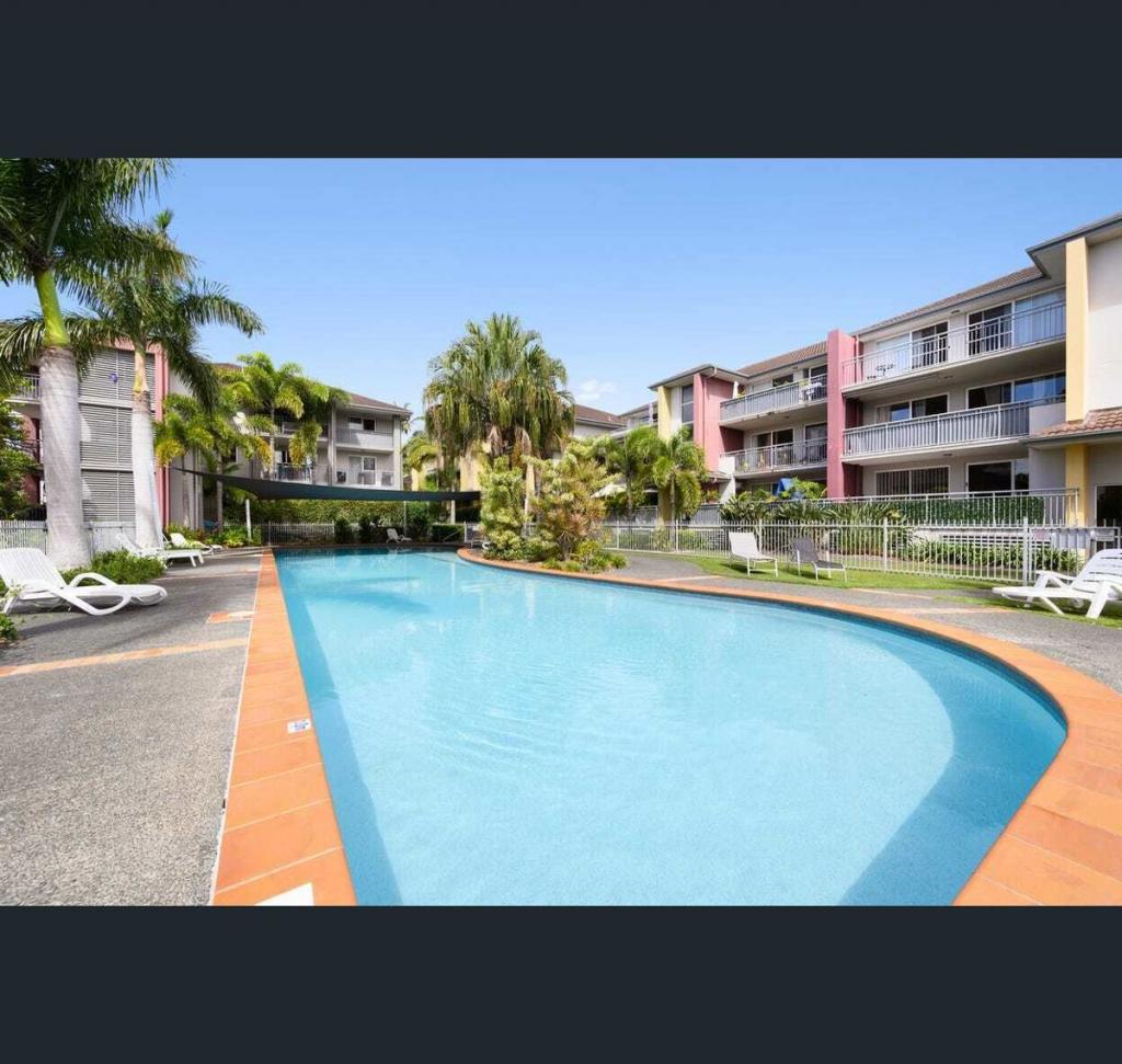 4 33 CLARK STREET, BIGGERA WATERS, BIGGERA WATERS, QLD 4216