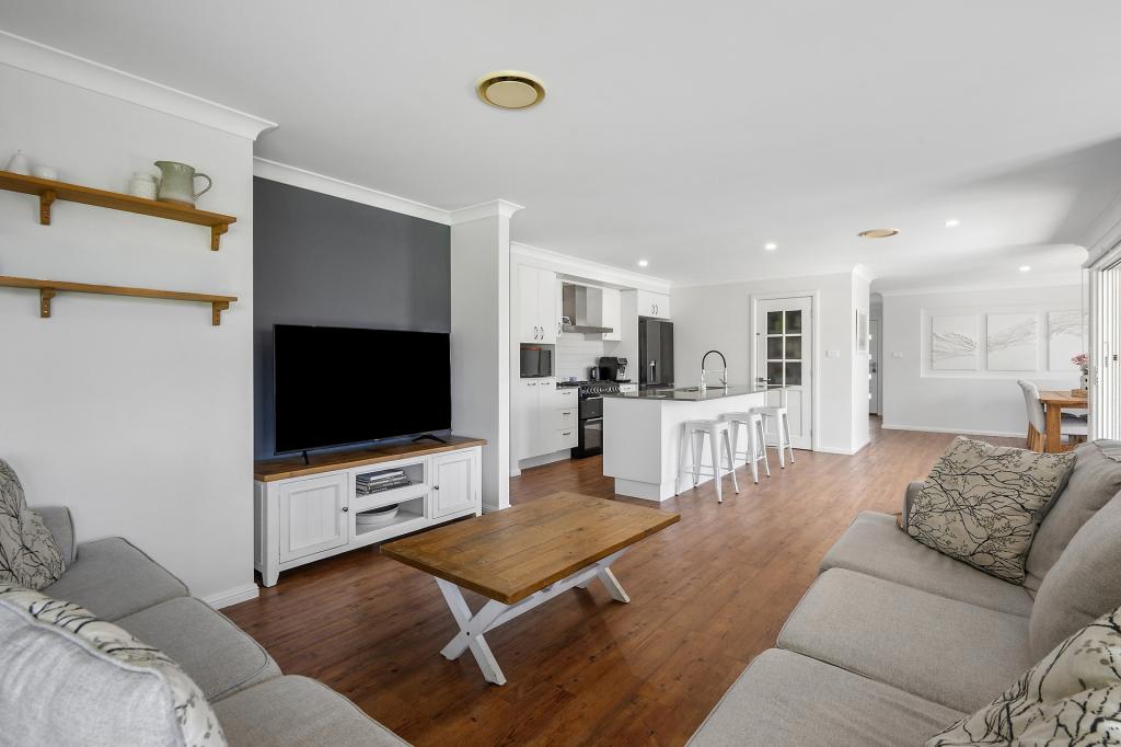 40 LOMBARDY WAY, ORANGE, NSW 2800