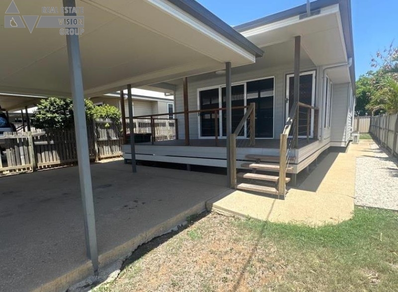 2/16 PANDANUS ST, BLACKWATER, QLD 4717