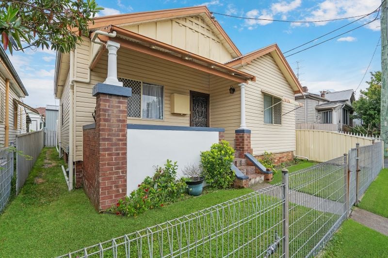 64 Barton St, Mayfield, NSW 2304