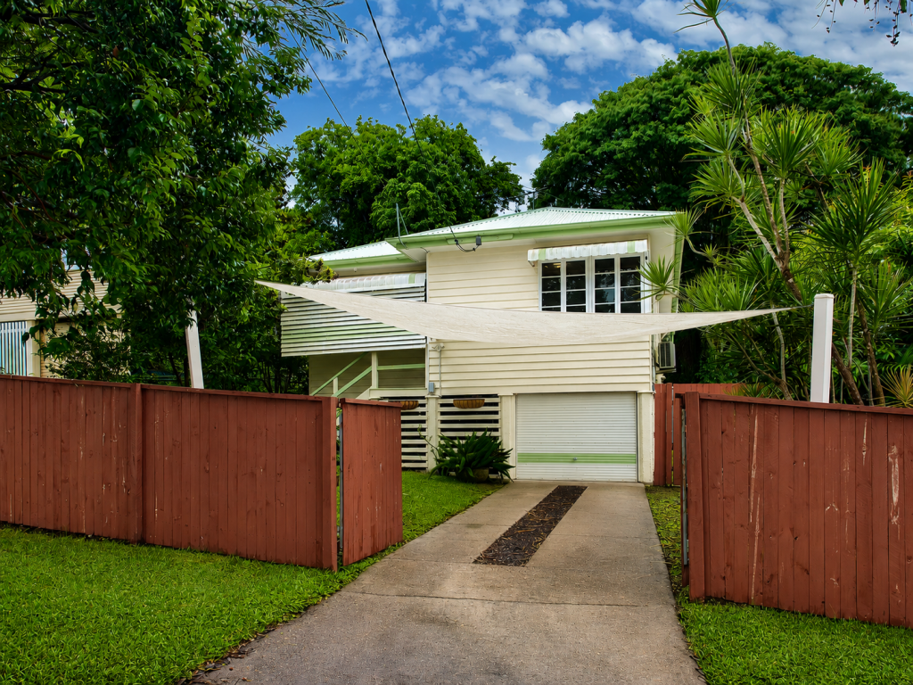 20 Greenlaw St, Indooroopilly, QLD 4068