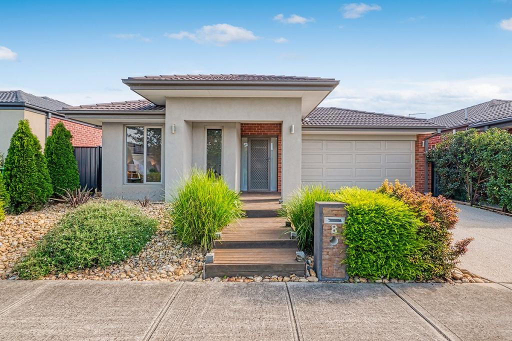 8 Lusitano Way, Clyde North, VIC 3978