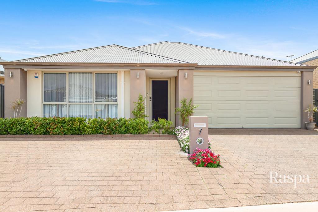 7 Carine Pde, Lake Coogee, WA 6166