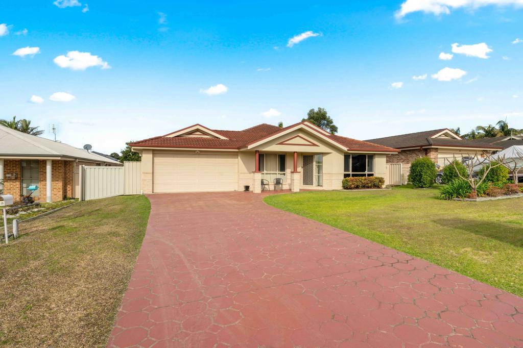 18 Maxwell Cres, Sanctuary Point, NSW 2540