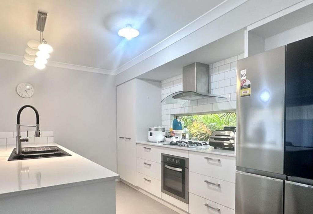 19 Torside St, Aveley, WA 6069