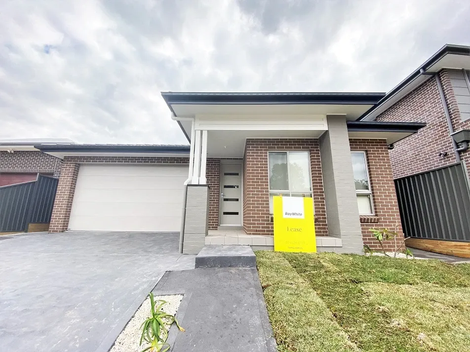 92 Poulton Tce, Campbelltown, NSW 2560