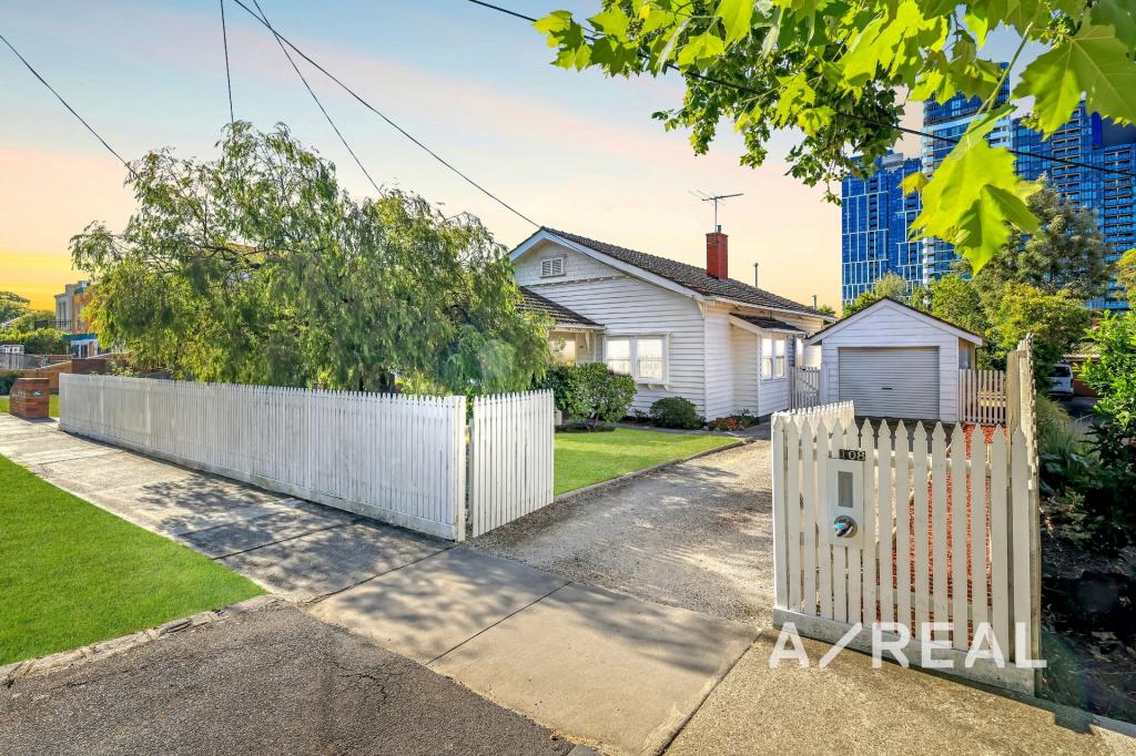 108 Carrington Rd, Box Hill, VIC 3128
