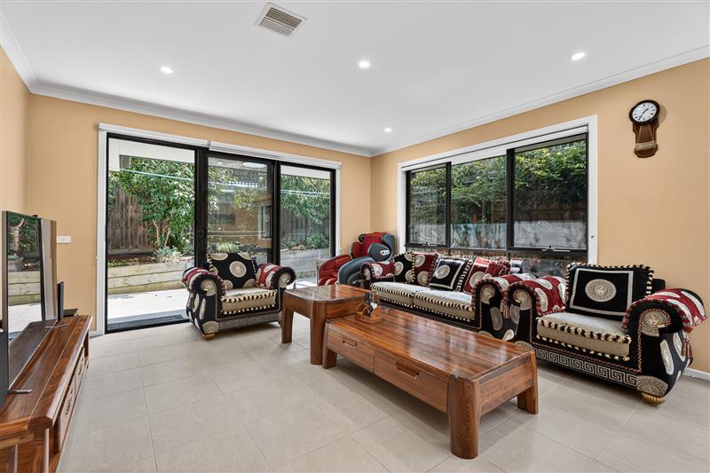 2/7 St Johns Wood Rd, Mount Waverley, VIC 3149