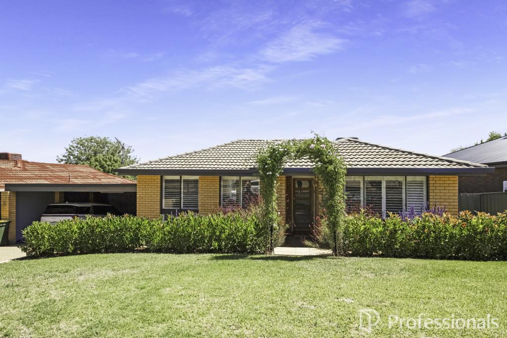 12 ROOSEVELT AVE, TOLLAND, NSW 2650