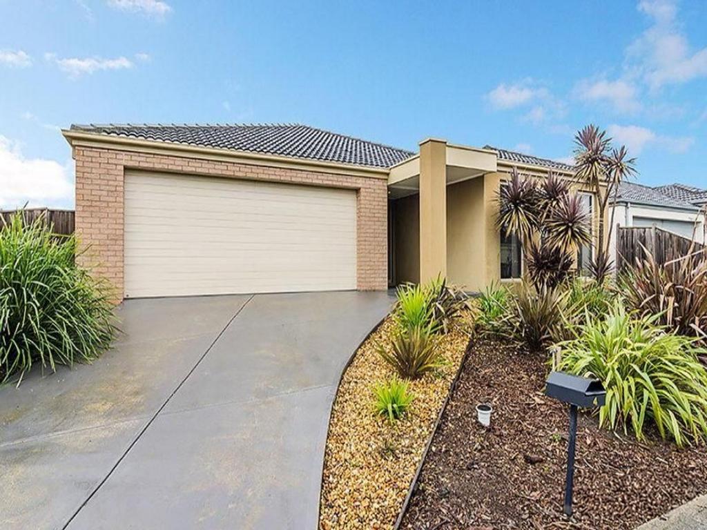 4 Westmoreland Ave, Cranbourne North, VIC 3977