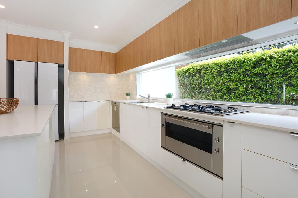 1065 Lakeview Tce, Benowa, QLD 4217