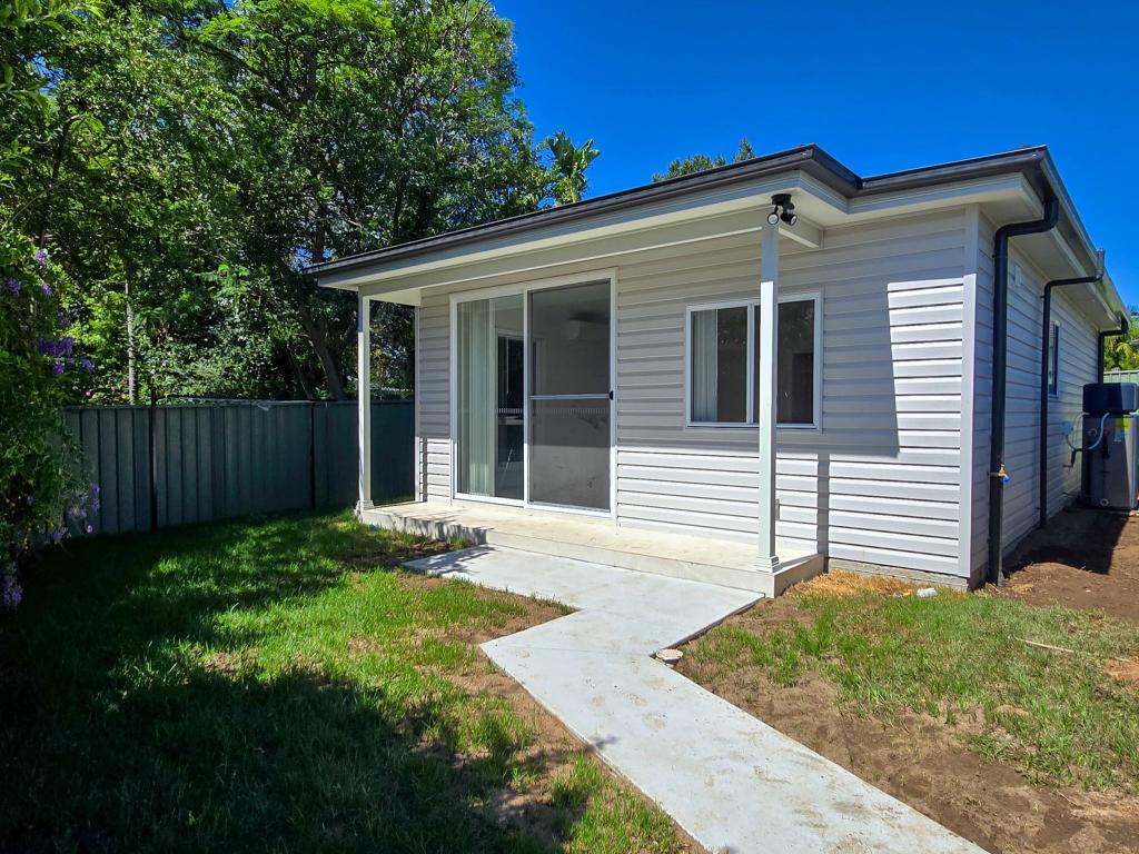 8a Cuthel Pl, Campbelltown, NSW 2560