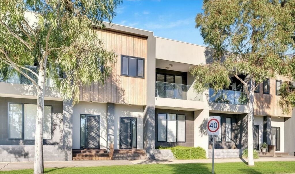 74a Heather Gr, Clyde North, VIC 3978
