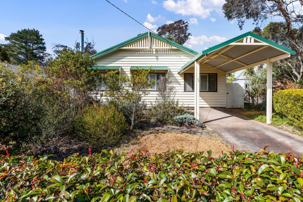 19 Sunbeam Ave, Blackheath, NSW 2785