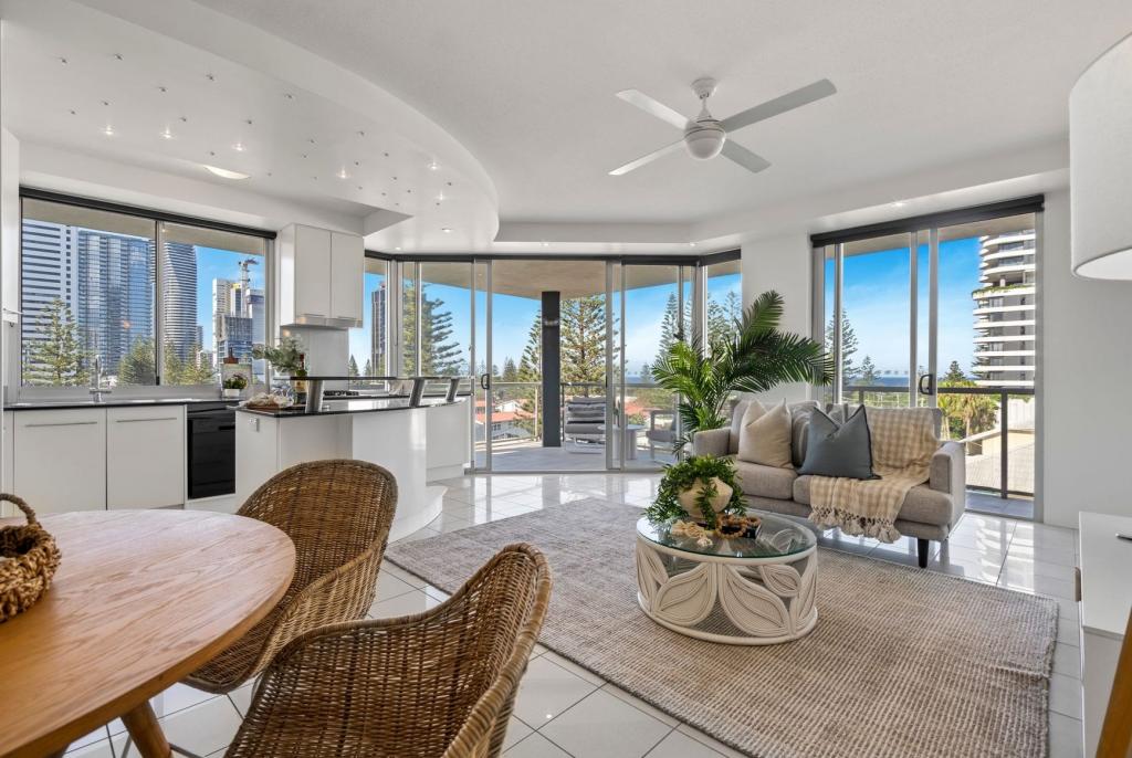 14/19 MERMAID AVE, MERMAID BEACH, QLD 4218