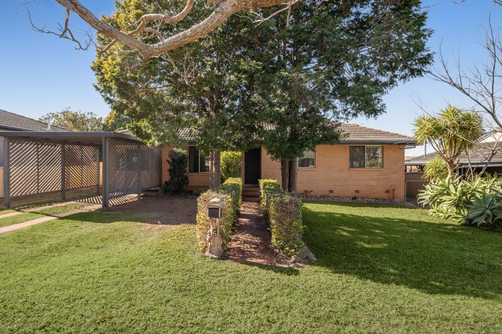 6 Robyn St, Centenary Heights, QLD 4350